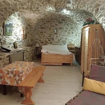 Studio Dans Cave Voûtée En Montagne Appartement La Léchère
