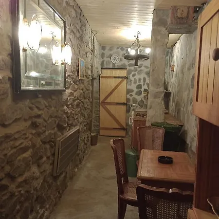 Studio Dans Cave Voûtée En Montagne Appartement *
